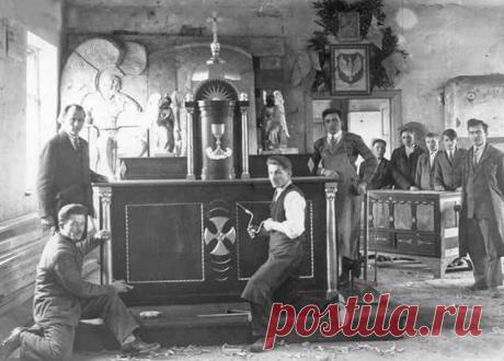Brzeżany na starej fotografii.Szkoła Przemysłu Drzewnego - zajęcia praktytczne - rok 1929.
