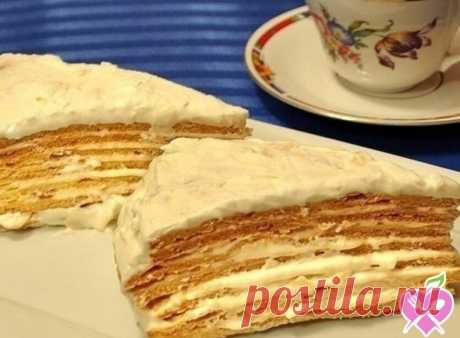 Супер вкусный рецепт! Торт “Парижский коктейль" 
 
Ингредиенты: 
3 ст. ложки меда 
150 гр сахара 
3 ст. ложки растительного масла 
180 мл горячей воды 
500 гр муки 
1 ч. ложка соды 
 
Крем: 
250 гр сливочного масла 
600 мл молока 
3 яйца 
1 ст. ложки муки 
1 стакан сахара 
ванилин 
100 гр лесных орехов или миндаля, измельчить Разогреваем духовку до 180С. 
 
Перемешиваем мед, сахар, масло и воду и ставим на огонь. Когда смесь закипит, снимаем с огня и добавляем муку, смешан...