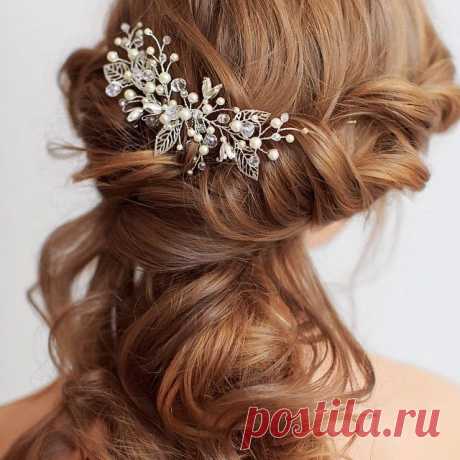 Photo @krombergerveronika Hair @weddingstylist #comb #olgadelice