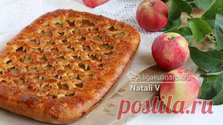 Дрожжевой пирог с томлеными яблоками - рецепт с фото