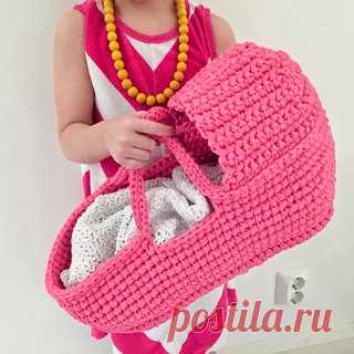 Переноска для куклы
#вязаниеКрючком #описание #игрушка_колыбелька
Ссылка на описание:
http://paapoputiikki.blogspot.ru/2015/02/crochet-gorg..