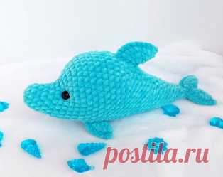 Дельфин амигуруми. Схемы и описания для вязания игрушек крючком! Бесплатный мастер-класс от Ирины Коростиной по вязанию плюшевого дельфина крючком. Размер вязаной игрушки примерно 30 см. Для изготовления дельфинчика…