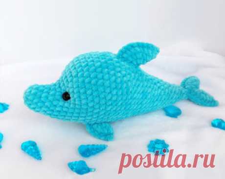 Дельфин амигуруми. Схемы и описания для вязания игрушек крючком! Бесплатный мастер-класс от Ирины Коростиной по вязанию плюшевого дельфина крючком. Размер вязаной игрушки примерно 30 см. Для изготовления дельфинчика…