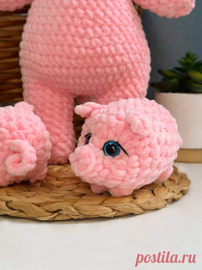 PDF Хрюшка-колобок крючком. FREE crochet pattern; Аmigurumi toy patterns. Амигуруми схемы и описания на русском. Вязаные игрушки и поделки своими руками #amimore - плюшевая свинка, маленький поросёнок из плюшевой пряжи, свинья, поросенок.