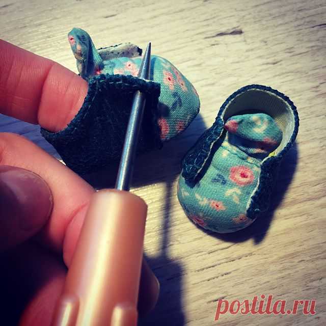 Доброе утро,мои дорогие💝
Всем огромный привет!!! Чего то на выходные я совсем выпадаю из инстамира)))
А вы уже наверное заждались продолжения процессов?😘
Исправляюсь))) и обещаю в самое ближайшее время показать все до конца и не томить вас, мои дорогие😻😻Листайте👉🏻👉🏻👉🏻, спрашивайте, но вроде и так все ясно!
#мастеркласс #мк #обувьдлякукол