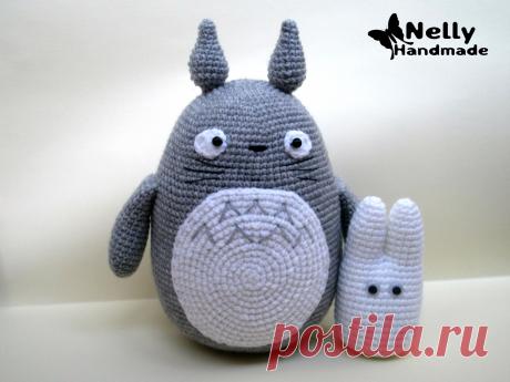 PDF Тоторо и его помощник крючком. FREE crochet pattern; Аmigurumi animal patterns. Амигуруми схемы и описания на русском. Вязаные игрушки и поделки своими руками #amimore - Тоторо из аниме &quot;Мой сосед Тоторо&quot;.