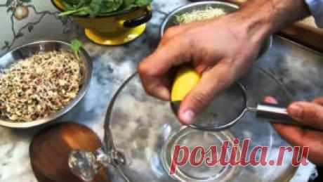 Опыт врача: щелочная диета позволила мне жить без болезней - Страница 3 из 3 - Женский блог Продукты, с которыми мы должны быть осторожными: — белки животного происхождения, считается, что с каждым избыточным употреблением 10 грамм белков, организм теряет 100 мг кальция при мочеиспускании. Так что не переусердствуйте с употреблением белка. — Безалкогольные сладкие напитки, потому что они очень богаты фосфором, что приводит к потере кальция. — Не пейте больше трех чашек кофе в …