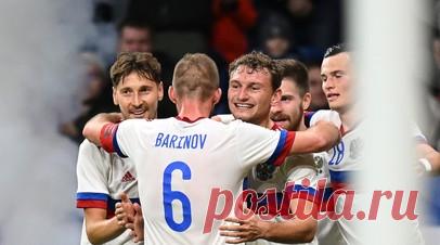 Сборная России обыгрывает Камерун после первого тайма товарищеского матча . Сборная России по футболу обыгрывает в товарищеском матче после первого тайма команду Камеруна. Читать далее