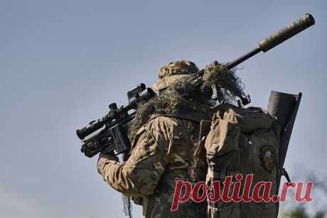 Экс-разведчик США предложил «разумный» вариант раздела Украины. Офицер разведки Корпуса морской пехоты США в отставке Скотт Риттер предложил «разумный» вариант раздела Украины. Своим мнением он поделился с YouTube-каналом U.S. Tour of Duty. По словам американского экс-разведчика, часть территории страны необходимо отдать Польше, а часть — России.