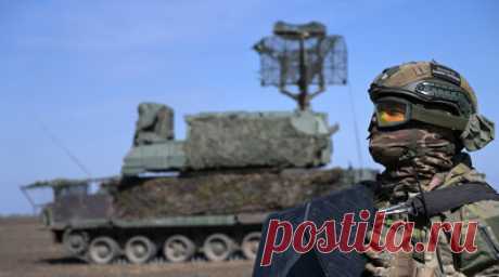 ВСУ потеряли более 350 военнослужащих: за сутки в курском приграничье уничтожены четыре танка и четыре БМП Bradley. В результате боевых действий в приграничных районах Курской области ВСУ за сутки потеряли более 350 военнослужащих, а также четыре танка и четыре БМП Bradley, заявили в Минобороны РФ. По данным ведомства, наряду с этим уничтожены бронетранспортёр противника, 15 боевых бронированных машин, а также четыре артиллерийских орудия, два миномёта и зенитный ракетный комплекс «Оса».…