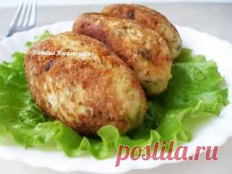 Вы обязаны попробовать куриные котлеты с картофелем и сыром. Это очень вкусно!