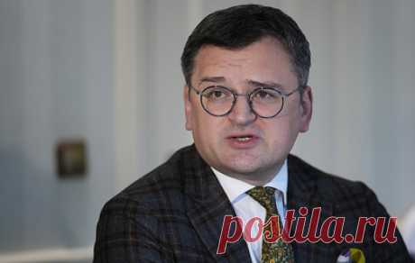 Немецкий публицист назвал слова Кулебы о российских солдатах оскорблением для немцев. Юрген Тоденхефер заявил, что его страна никому не дарит &quot;столько подарков, сколько получает Украина&quot;