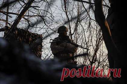На Украине начали сооружение собственной «линии Суровикина». После провала контрнаступления Украина начала возводить новые оборонительные рубежи наподобие российской «линии Суровикина». Новые оборонительные позиции ВСУ состоят из траншей, противотанковых заграждений и опорных пунктов. Помимо линии фронта, укрепления также возводятся вдоль границ с Россией и Белоруссией.