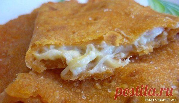 ЛЕПЁШКИ С КОПЧЁНОЙ КУРИЦЕЙ И СЫРОМ