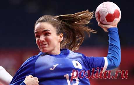 Анну Вяхиреву признали самым ценным игроком чемпионата России по гандболу сезона-2021/22. В прошлом сезоне спортсменка в составе &quot;Ростов-Дона&quot; стала чемпионкой России