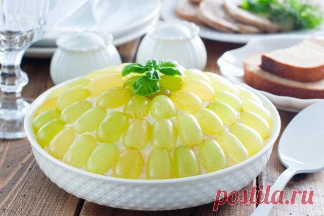 Салат Тиффани с виноградом и курицей рецепт с фото пошагово и видео - 1000.menu