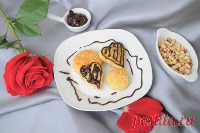 "Горький поцелуй". Сырное печенье с кунжутом и маком