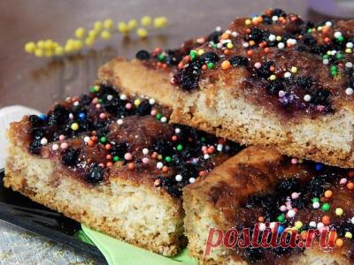 Постный пирог с кокосовой стружкой, вареньем и ягодами - побалуем себя в пост