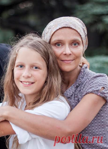 Инна Мишукова: «Роды не должны быть для женщины мучением» Инну Мишукову, специалиста Центра традиционного акушерства, я хотела расспросить о ее неожиданном, на первый взгляд, решении сменить профессию. Когда-то она окончила ГИТИС и играла в театре, но потом …