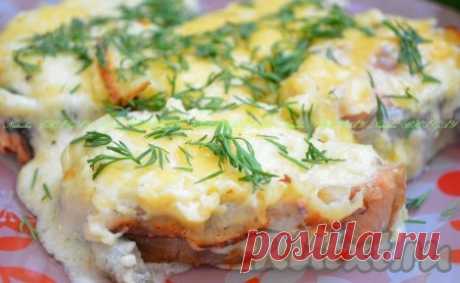 Горбуша в сметанном соусе - 7 пошаговых фото в рецепте Хотите приготовить вкусную горбушу - тогда воспользуйтесь этим рецептом. Горбуша в сметанном соусе, запеченная в духовке, получается очень вкусной. Вы можете использовать кусочки горбуши с косточкой или разделать ее на филе. Я даю количество ингредиентов на 400 грамм рыбы, а вы увеличивайте их ...
