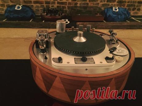 А трансформаторы-то и лампы "гудят" - нафига такой "комбайн" - 
Garrard 301 and integrate tubes preamplifier RIAA MC-1 moving coil pick up