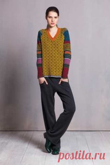Bold colours + interesting patterns = very cool pullover / jumper