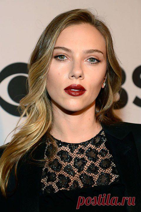 Бьюти-рецепты от звездных красавиц 
У каждой девушки свои бьюти-секреты. И у кого-то даже несколько. Тоже самое можно сказать и о звездах. Ведь от того, как они выглядят, напрямую зависит их репутация и заработок. Конечно, все свои тайны красотки не раскрывают, но кое-какими советами делятся с удовольствием.