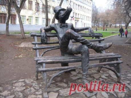 ПАМЯТНИКИ МУЛЬТИПЛИКАЦИОННЫМ ПЕРСОНАЖАМ И ГЕРОЯМ СКАЗОК