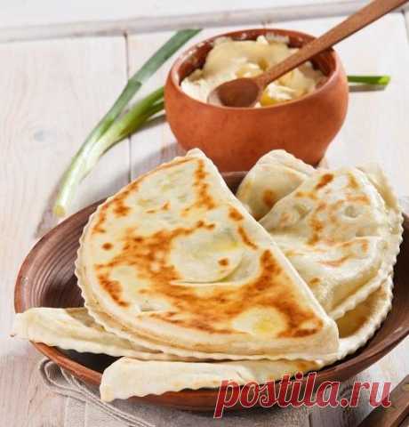 Кутабы с творогом и зеленью кинзы и укропа. Рецепт с фото