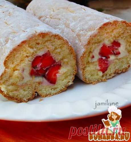 Рецепт: Роли-поли с клубникой и взбитыми сливками