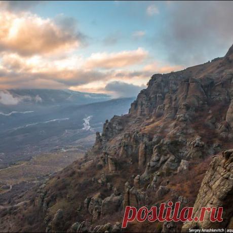 Красота долины Привидений в Крыму