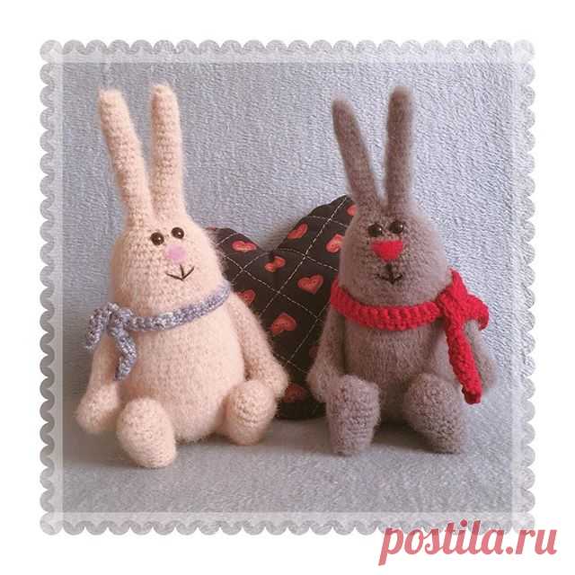 I've been feeling a little bit sorry for Cheerful Phil as everyone around here is ignoring him, so I made him a girly friend. 🐰🐰💕 Can't for the life of me think of a name for her though. Any ideas? 
#toys #softies #crochet #rabbit #amigurumi #amigurumirabbits #cheerfulphil #madebyme #knitamiracle #crochetersofinstagram