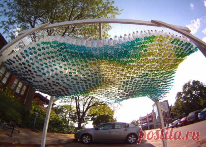 Парковочное место из 1500 пластиковых бутылок