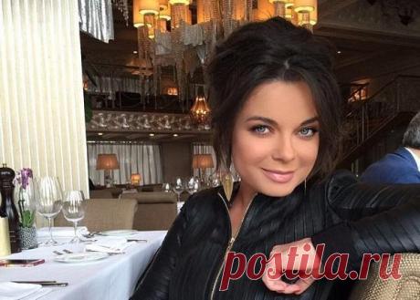 Наташа Королева возмутила фанатов слишком вульгарным выступлением в Анапе: певицу пристыдили за &quot;Содом и Гоморру&quot;