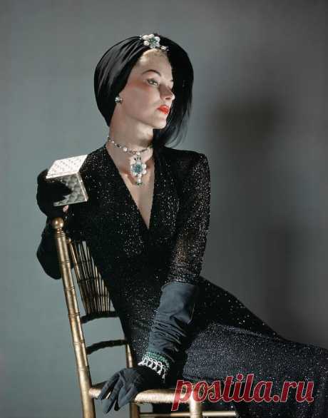 Lisa Fonssagrives, ca. 1940's
Photo by Horst P. Horst