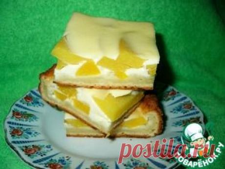 Пирог из творожного теста с персиками под сметанной заливкой - кулинарный рецепт