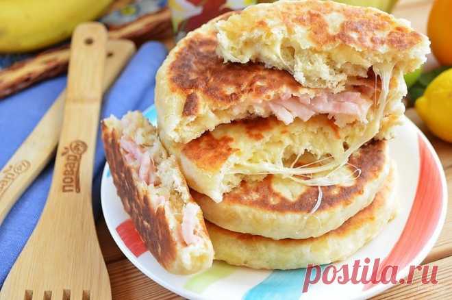 Сырные лепешки с разными начинками