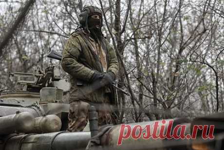 Российские войска уничтожили три группы диверсантов ВСУ под Донецком. Российские войска уничтожили три диверсионно-разведывательные группы Вооруженных сил Украины (ВСУ) в районе села Павловка на южнодонецком направлении. Кроме того, в районе населенного пункта Водяное был нанесен удар по механизированной роте противника. Противник потерял более 50 бойцов убитыми и ранеными.