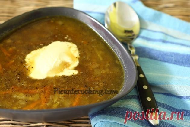 Суп из перловки с сушеными грибами и кориандром