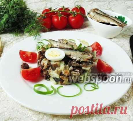 Салат со шпротами, баклажанами и сухариками