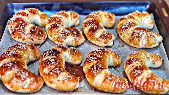 БУЛОЧКИ на  КЕФИРЕ Воздушные, Мягкие и Очень - очень ВКУСНЫЕ | ПРОСТОЙ РЕЦЕПТ Ингредиенты:

Тесто:
Кефир - 300 мл. (это 1,5 мерных граненых стакана)
Сахар - 4ст.л
Дрожжи - 1ч.л
Соль - 1ч.л без горки  
Яйцо - 1 шт. в тесто + 1 шт. желток (смазать рогалики)
Сливочное масло - 60 гр.
Мука- 450 гр.

Начинка: Любая по вкусу))

#булочки
#булочкинакефире