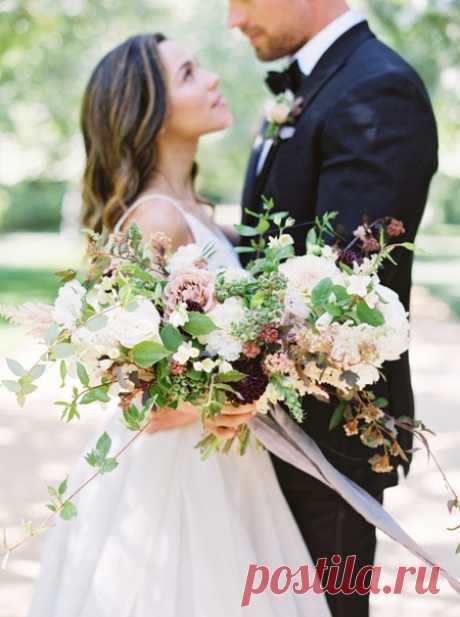 ТОП-6 статей для невест от Weddywood 💖 🌺Комфортный день свадьбы: 10 секретов невесты ✒ weddywood.ru/komfortnyj-den-svadby-10-sekretov-nevesty 🌺Утро невесты в стиле хюгге: 7 советов ✒ weddywood.ru/utro-nevesty-v-stile-hjugge-7-sovetov 🌺День свадьбы: что нужно сделать, прежде чем надеть платье? ✒ weddywood.ru/den-svadby-chto-nuzhno-sdelat-prezhde-chem-nadet-platje 🌺Что тебе понадобится в день свадьбы: полный чек-лист ✒ weddywood.ru/chto-tebe-ponadobitsja-v-den-svadby-polnyj-chek-list 🌺Всего один…