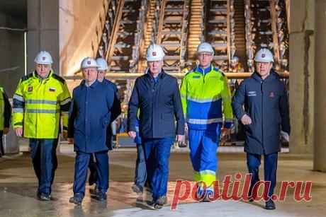 Собянин рассказал о ходе строительства первой очереди Троицкой линии метро. Первая очередь Троицкой линии метро должна начать работать в 2024-м. О ходе строительства рассказал мэр Москвы. На данный момент готовность линии метро составляет 60 процентов. В 2024-м москвичам разрешат передвигаться по участку ветки в 25 километров и приезжать в Коммунарку от станции «ЗИЛ», пообещал Сергей Собянин.