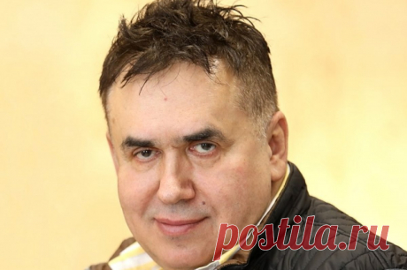 Садальский возмутился исчезновением звезды Хаматовой с аллеи в Ульяновске. Звезда артистки появилась на пешеходной дорожке аллеи в 2018 году.