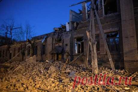 Озвучено число пострадавших от обстрела Донецка и Макеевки силами ВСУ. За минувшие сутки три человека погибли, еще 30 оказались ранены в результате обстрела со стороны Вооруженных мил Украины (ВСУ) Донецка и Макеевки. Число пострадавших, среди которых есть подростки, озвучили в представительстве ДНР в Совместном центре контроля и координации (СЦКК).