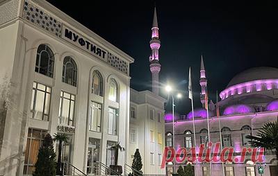 Муфтият Дагестана осудил конфликт в селе Аметеркмахи. Его заместитель в своем видеообращении принес соболезнования семье погибшего имама, а всем пострадавшим пожелал скорейшего выздоровления