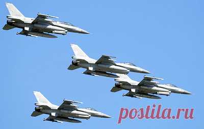 Риттер считает, что Россия за месяц собьет все передаваемые Украине F-16. По словам экс-разведчика, истребители, которые Амстердам и Копенгаген передадут Киеву, являются старой и небезопасной по стандартам Вашингтона и НАТО техникой