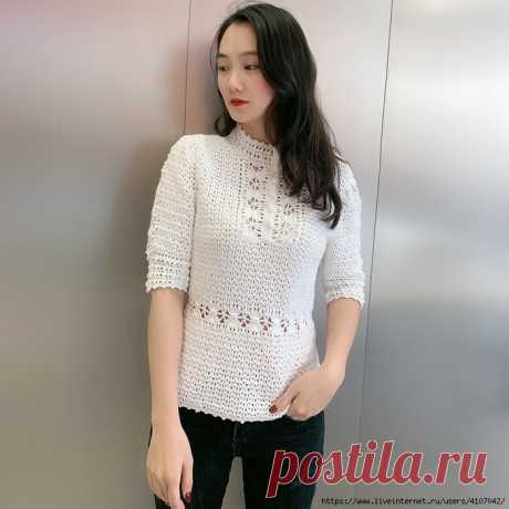 БЕЛЫЙ ДЖЕМПЕР С АЖУРНЫМИ ВСТАВКАМИ. КРЮЧОК