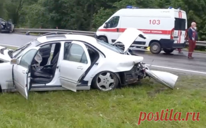 В ДТП под Минском погибли четверо россиян. В Минском районе автомобиль с российскими гражданами попал в ДТП, сообщила пресс-служба белорусского Следственного комитета.