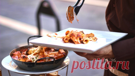 КУЛИНАРНЫЕ СОЧИНЕНИЯ КОМПОЗИТОРА ДЖУЗЕППЕ ВЕРДИ  
 
Автор опер «Травиата» и «Риголетто» Джузеппе Верди прославился не только как талантливый композитор, но и как гурман. Любовь к хорошо приготовленным блюдам, видимо, перешла к маэстро по …